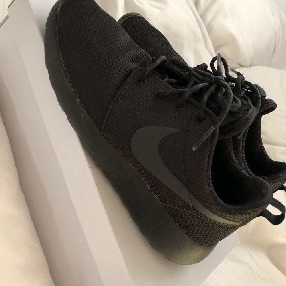 Women’s Nike roshe one